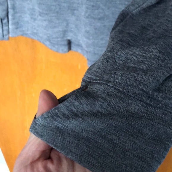 Light weight slim fitting hoodie - Picture 2 of 4